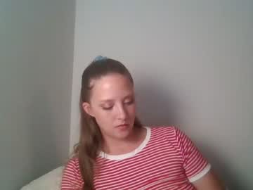 girl
        sallywalker2 cam image #1120666