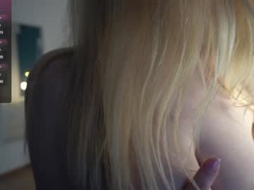 girl
        blue_energy_ cam image #3197792