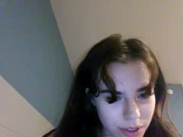 girl
        brittneymarie420 cam image #1225534