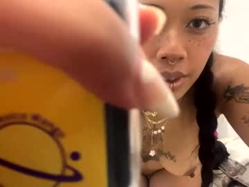 girl
        heavenngirlyy444 cam image #3084190