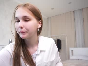 girl
        hildgaillard cam image #4475473