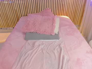 girl
        little_effy18 cam image #2149324