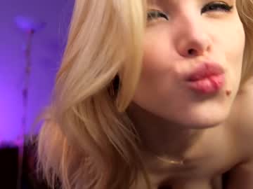 girl
        jessiccaburns cam image #1512440