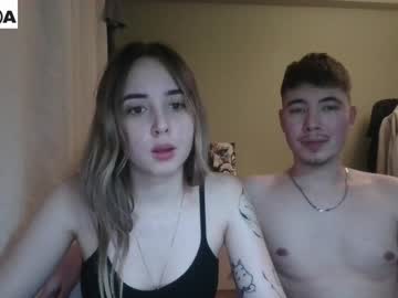 couple
        bananass_friends cam image #2383410