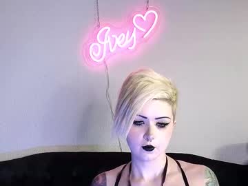 girl
        ivey_and_james cam image #4117264