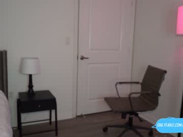 girl
        chloewildd cam image #2249734