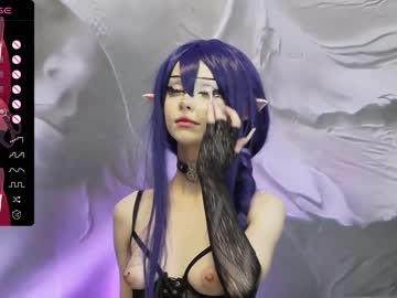 girl
        xenomy cam image #2176315