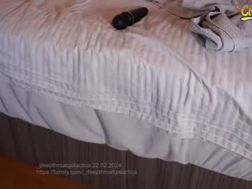 girl
        _deepthroatgalactica cam image #2377188