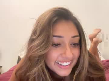 girl
        carlylark cam image #3380440