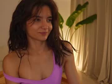 girl
        ellelure_ cam image #4658430