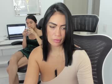 couple
        emillybrowm cam image #2971118