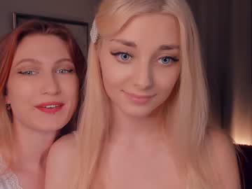 girl
        point_of_love cam image #1900047