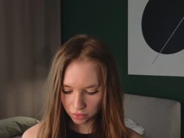 girl
        elenegilbertson cam image #2615002