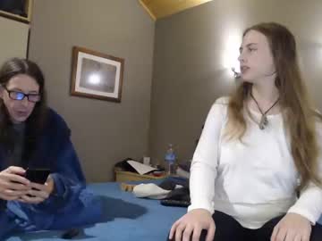 couple
        nzplaytime cam image #3171478