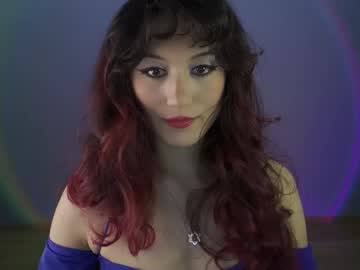 girl
        greeny_mat cam image #4249872