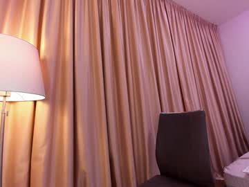 girl
        ehotlovea cam image #4304906