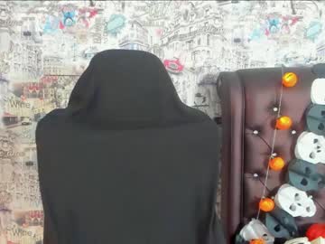 girl
        angelina_new cam image #1848251