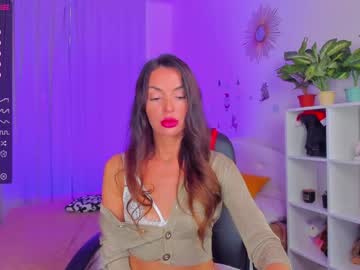 girl
        sadie_sky cam image #518551