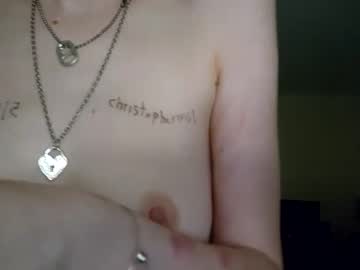 girl
        dumbemoloo cam image #1651401