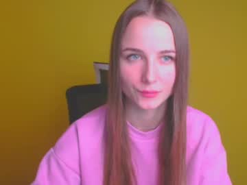 girl Close-up Pussy Web Cam Girls with milly_liss