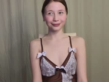girl
        lovelydelmel cam image #2435775