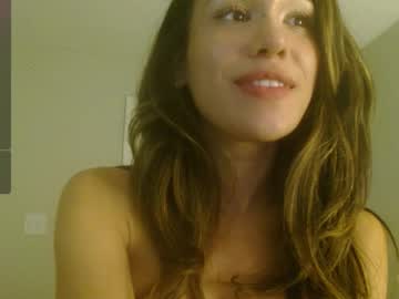 girl
        valerie_james3 cam image #3113730