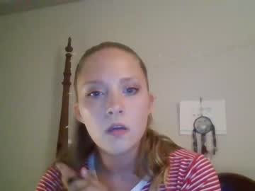 girl
        sallywalker2 cam image #1120377