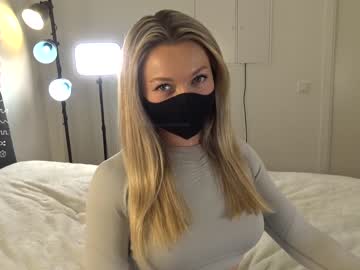 girl
        blondehottiek cam image #1644434