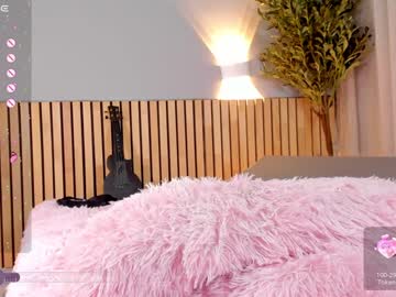 girl
        little_effy18 cam image #2920610