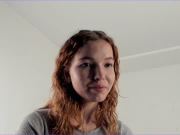 girl
        grizzly_vibe cam image #2636156