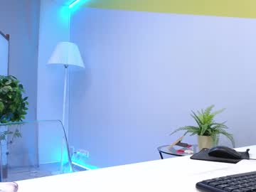 girl
        lovlybambi cam image #2989229