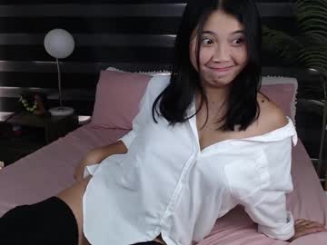 girl
        skytime96 cam image #3035977