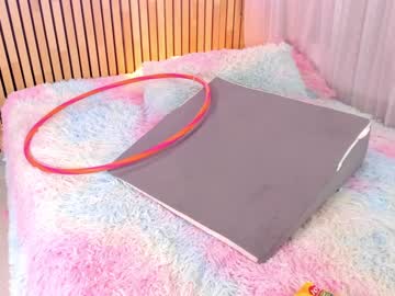 girl
        little_effy18 cam image #2598485