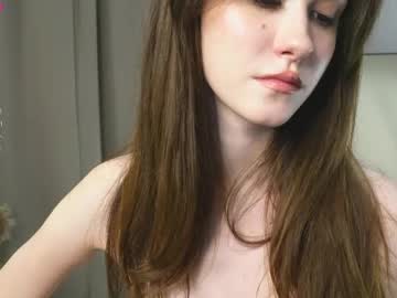 girl
        sunnfay cam image #4680612