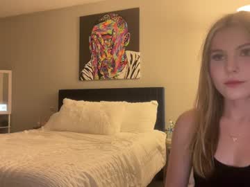 girl
        emilytaylorxo cam image #1828637
