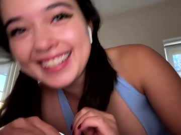 girl
        sarah_heart_aus cam image #4458035
