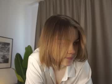 girl
        sunkess cam image #4128687