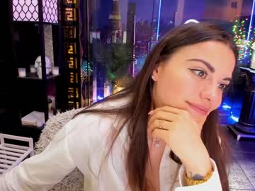 girl
        alma_pearl cam image #1002000