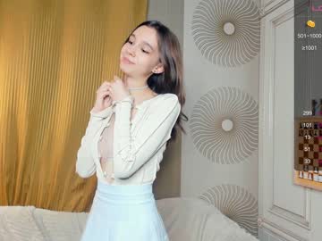 girl
        happiness_call cam image #1836339