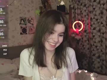 girl
        sladkoezka cam image #4299147