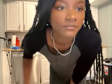 girl
        zaelas cam image #1147224