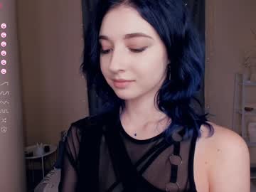 girl
        your_desssert cam image #3899928