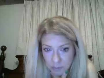 girl
        mercedes_milf cam image #900686