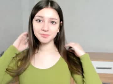 girl
        abigailkeira cam image #1936170