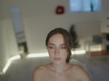girl
        silent_chill cam image #2156756