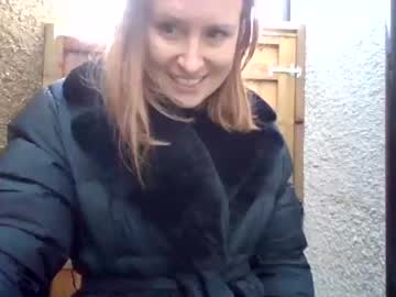 girl
        eatmypie69 cam image #2028166