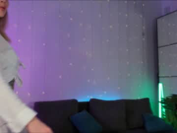 girl
        emmi_rosee cam image #2602268