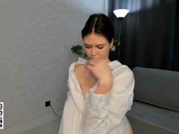 girl
        mariambuss cam image #2385260
