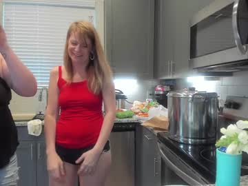 girl
        emberpheonixxx cam image #1655772