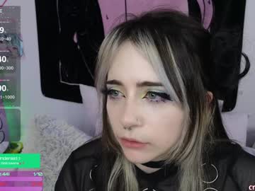 girl
        crimsonkitten cam image #3855458
